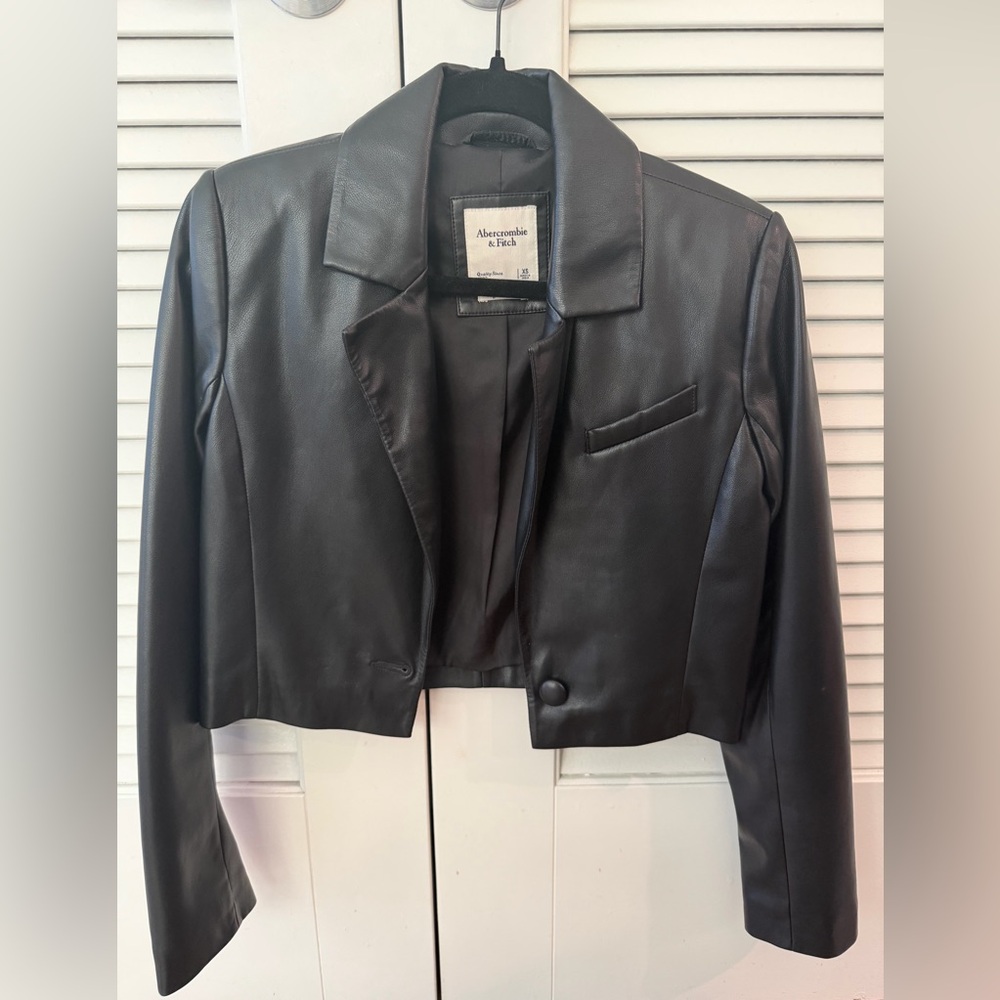 Abercrombie & Fitch Black Cropped Vegan Leather Jacket